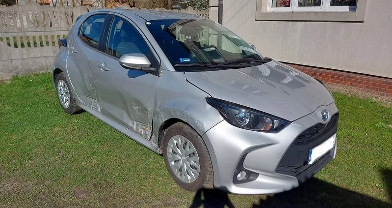 Toyota Yaris cena 46617 przebieg: 105900, rok produkcji 2020 z Mielec małe 254